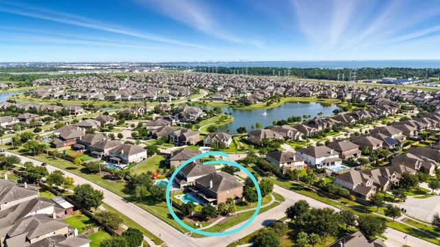 2435 Pamplona Lane, League City, TX 77573