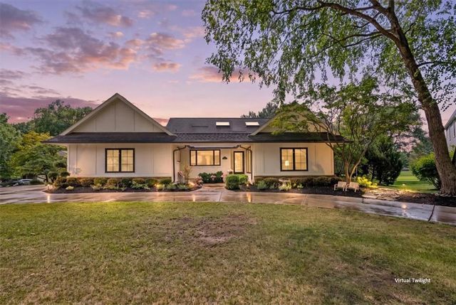 12809 Pembroke Circle, Leawood, KS 66209
