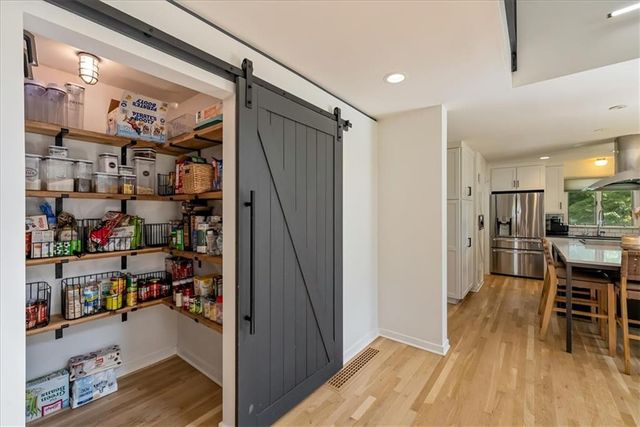 12809 Pembroke Circle, Leawood, KS 66209