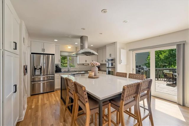 12809 Pembroke Circle, Leawood, KS 66209