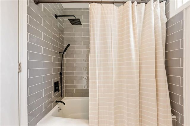 12809 Pembroke Circle, Leawood, KS 66209