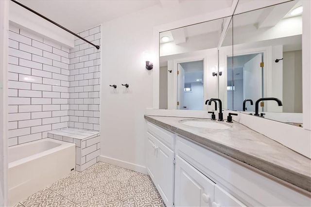 12809 Pembroke Circle, Leawood, KS 66209