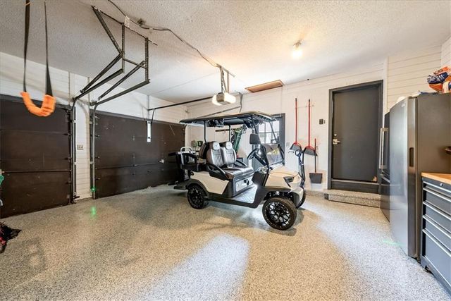 12809 Pembroke Circle, Leawood, KS 66209