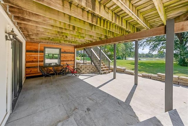 12809 Pembroke Circle, Leawood, KS 66209