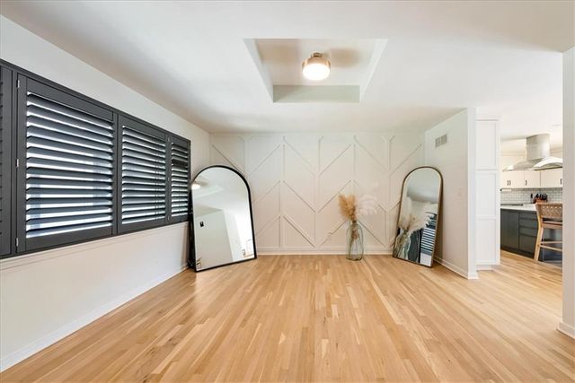 12809 Pembroke Circle, Leawood, KS 66209