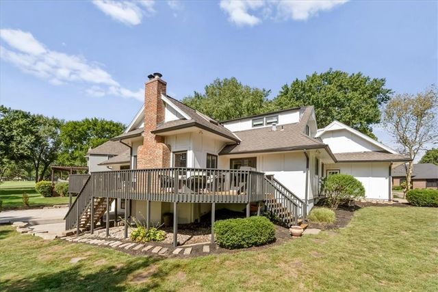 12809 Pembroke Circle, Leawood, KS 66209