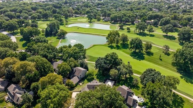 12809 Pembroke Circle, Leawood, KS 66209
