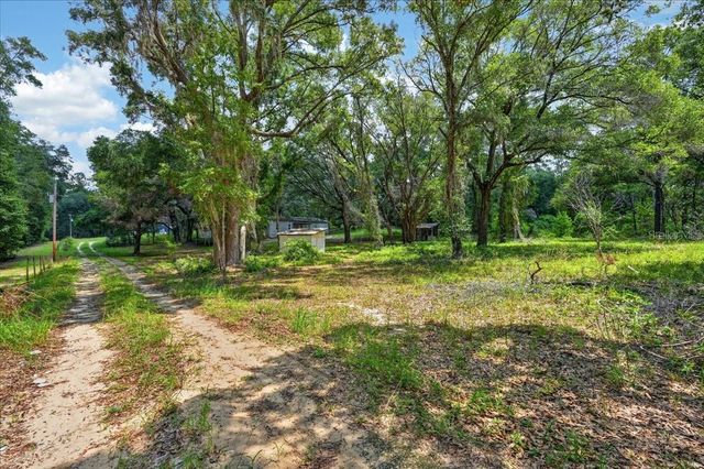 130 WINDY HILLS ROAD, Hawthorne, FL 32640