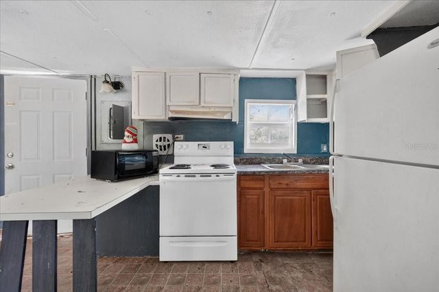 130 WINDY HILLS ROAD, Hawthorne, FL 32640