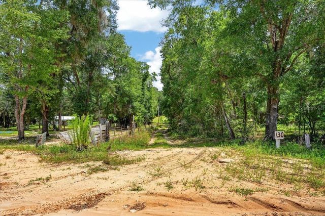 130 WINDY HILLS ROAD, Hawthorne, FL 32640