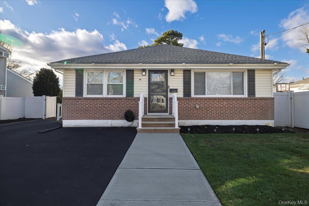 2280 Brookside Avenue, Wantagh, NY 11793 — photo 2