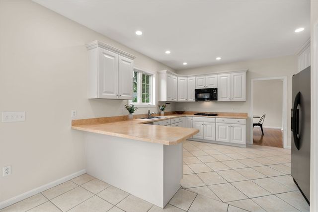 532 Washington Street, Walpole, MA 02032