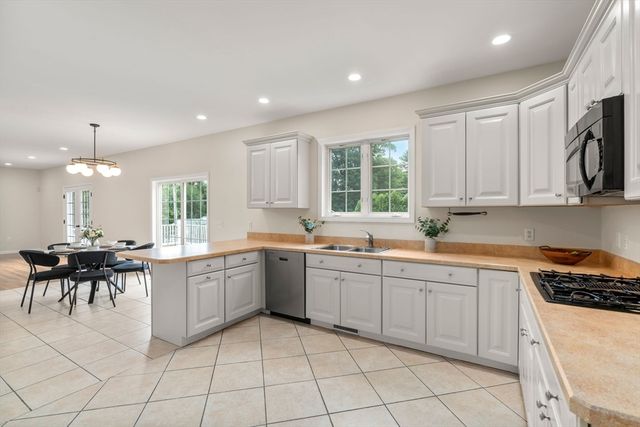 532 Washington Street, Walpole, MA 02032