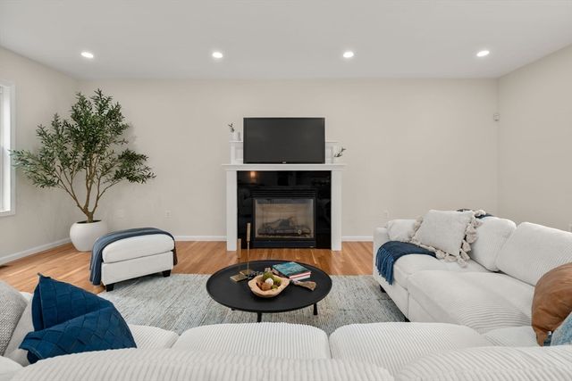532 Washington Street, Walpole, MA 02032