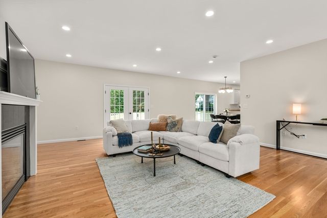 532 Washington Street, Walpole, MA 02032
