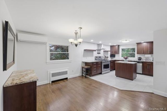 13 Tree Top Lane, Poughkeepsie, NY 12603