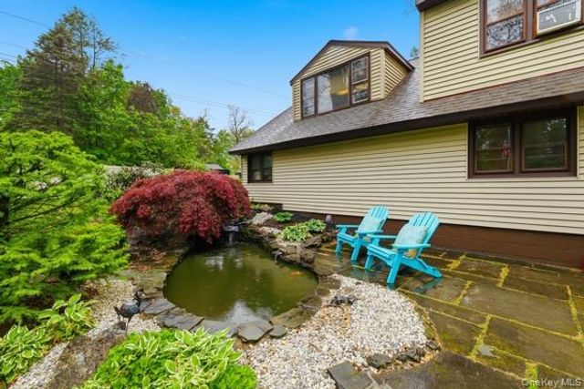 13 Tree Top Lane, Poughkeepsie, NY 12603