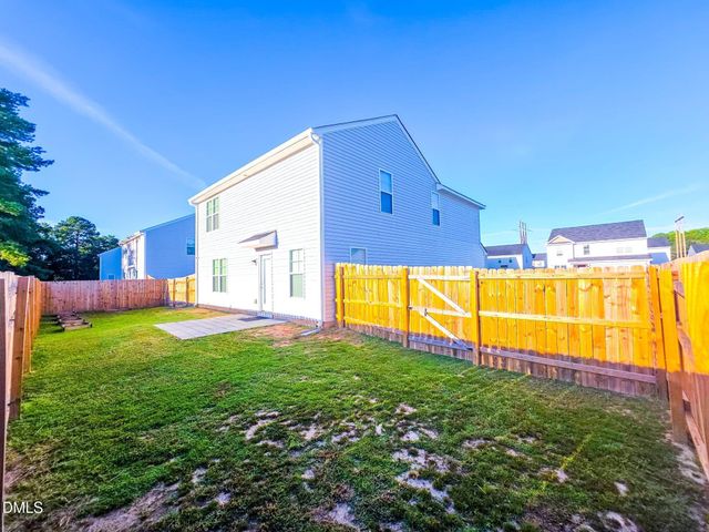 824 Old Angus Lane, Spring Lake, NC 28390