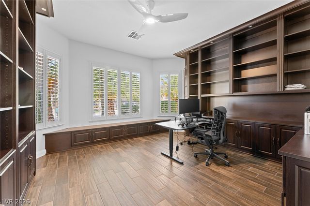 10986 Inverlochy Court, Las Vegas, NV 89141