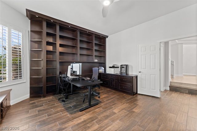 10986 Inverlochy Court, Las Vegas, NV 89141