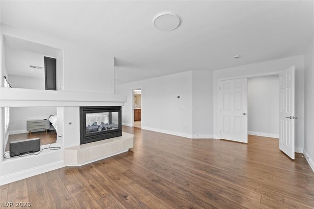 10986 Inverlochy Court, Las Vegas, NV 89141
