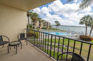 7520 SUNSHINE SKYWAY LANE S T18, St Petersburg, FL 33711