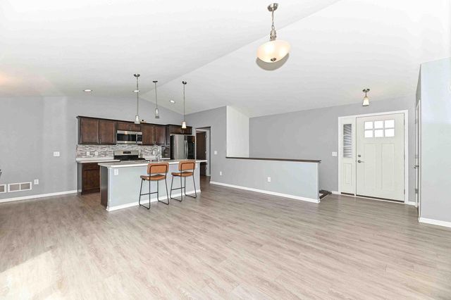 1337 Tower Hill PASS, Whitewater, WI 53190