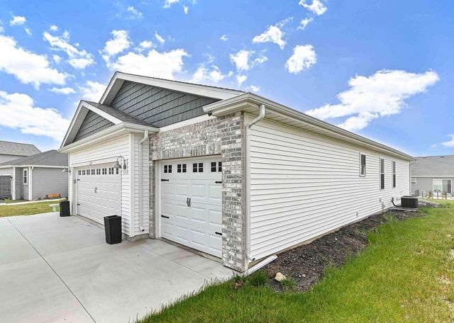 1337 Tower Hill PASS, Whitewater, WI 53190