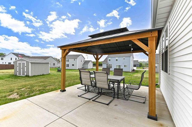 1337 Tower Hill PASS, Whitewater, WI 53190