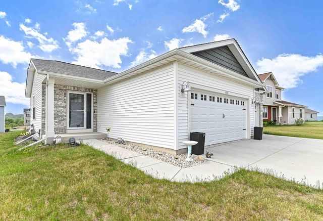 1337 Tower Hill PASS, Whitewater, WI 53190