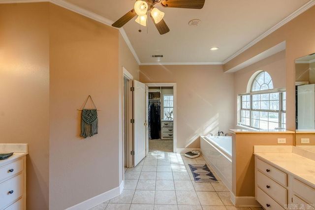 101 Deerwood Drive, Searcy, AR 72143