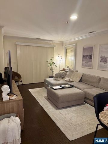 1625 Paterson Plank Road 1, Secaucus, NJ 07094