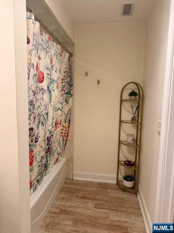 1625 Paterson Plank Road 1, Secaucus, NJ 07094