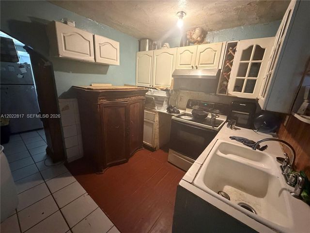 5740 Taylor Street, Hollywood, FL 33021