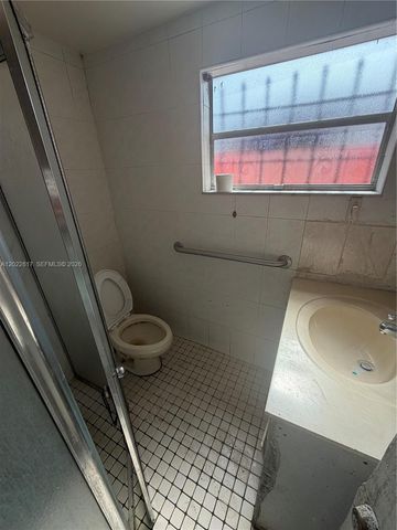 5740 Taylor Street, Hollywood, FL 33021