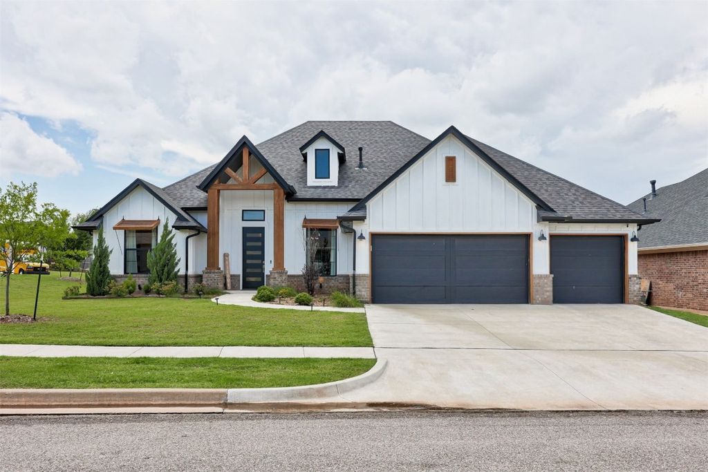 214 Alamosa Road, Norman, OK 73069