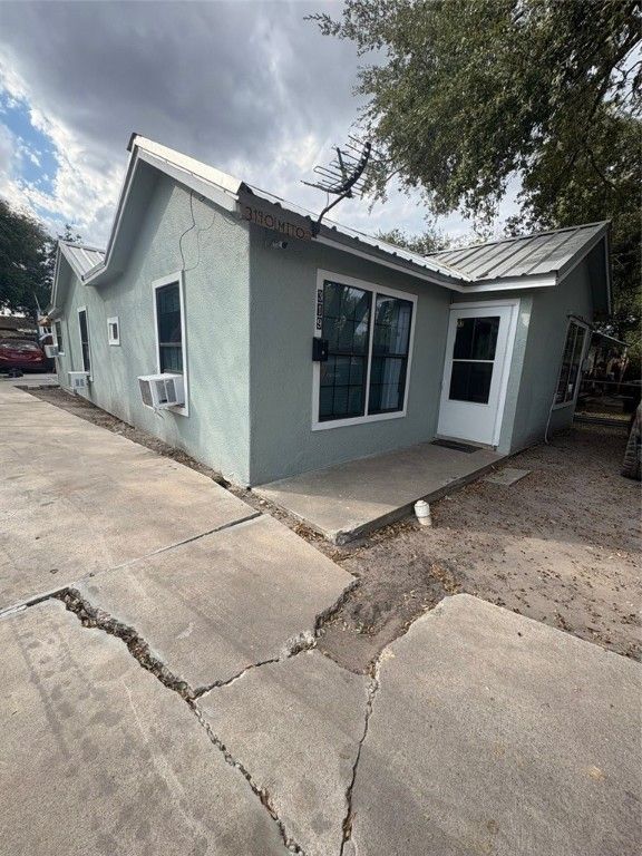 319 Olmito St, Alice, TX 78332