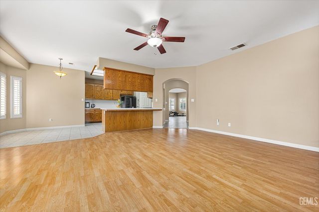 9713 Mona Lisa Lane, Bakersfield, CA 93312