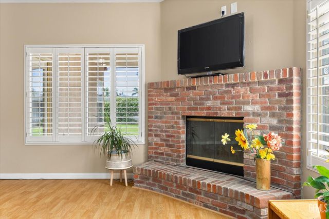 9713 Mona Lisa Lane, Bakersfield, CA 93312