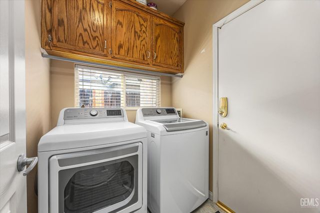 9713 Mona Lisa Lane, Bakersfield, CA 93312