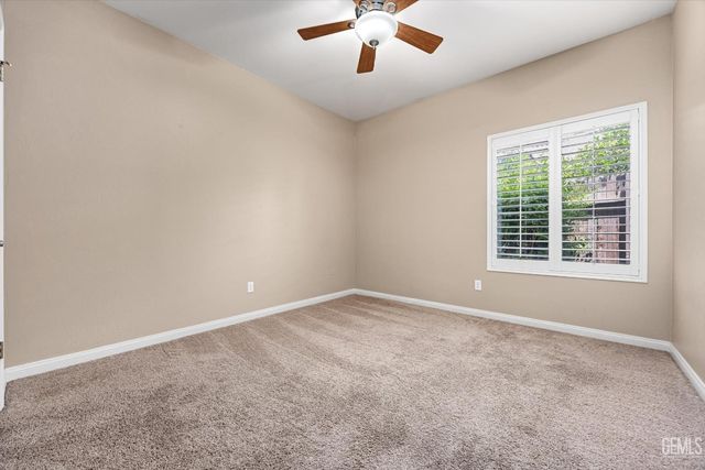 9713 Mona Lisa Lane, Bakersfield, CA 93312