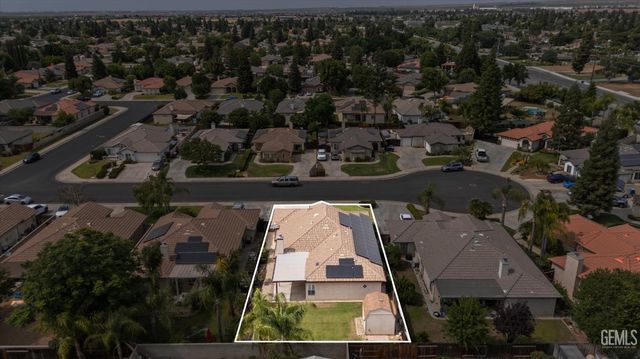 9713 Mona Lisa Lane, Bakersfield, CA 93312