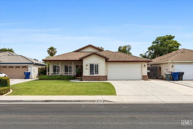 9713 Mona Lisa Lane, Bakersfield, CA 93312