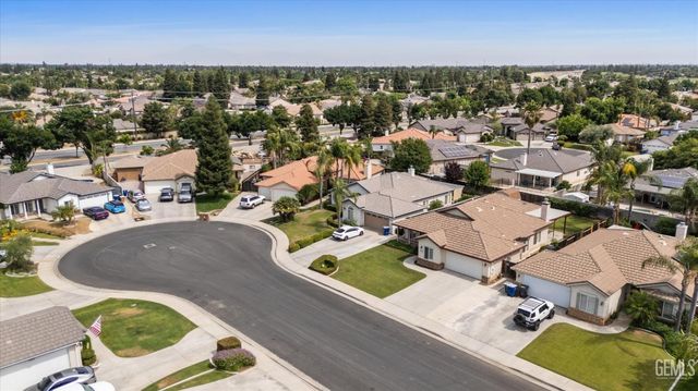 9713 Mona Lisa Lane, Bakersfield, CA 93312