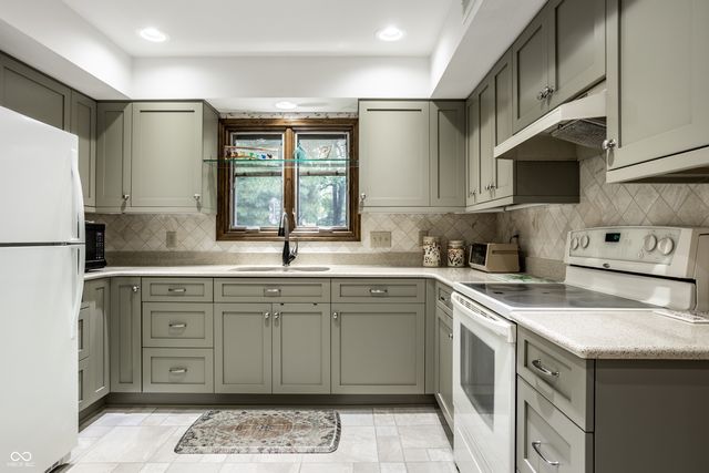 2720 Amherst Street, Indianapolis, IN 46268