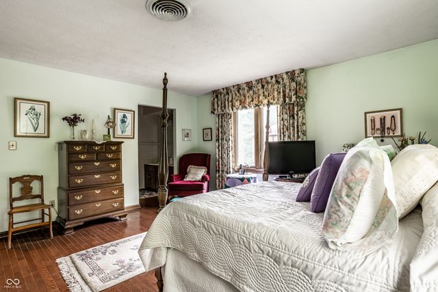 2720 Amherst Street, Indianapolis, IN 46268