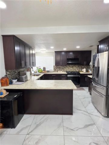 911 Homestead Road, Corona, CA 92878
