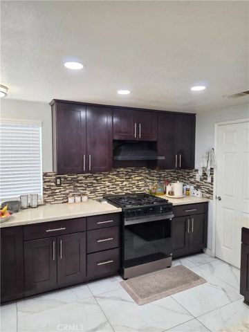 911 Homestead Road, Corona, CA 92878