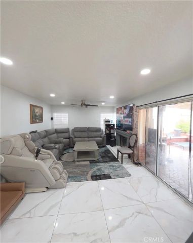 911 Homestead Road, Corona, CA 92878
