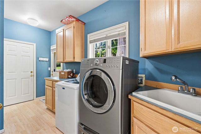 7214 204th Dr NE, Redmond, WA 98053